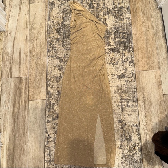 Dresses & Skirts - Elegant Gold One-Shoulder Dress
